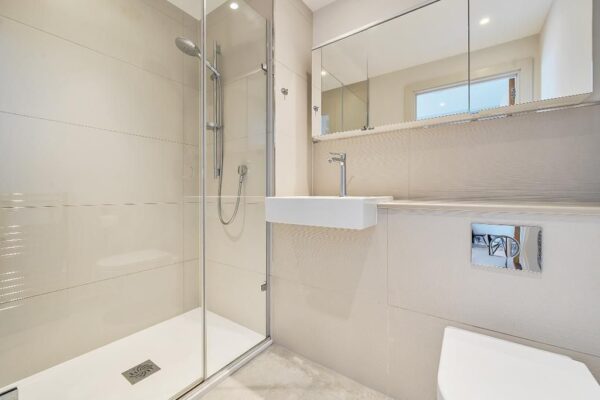 Ebury Apartments, Victoria, London