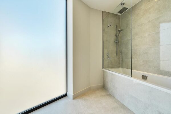 Ebury Apartments, Victoria, London